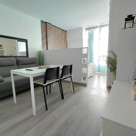 Sunny Corner * 토레몰리노스